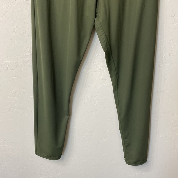 Zyia green nylon athletic pants size small. - Picture 5 of 10